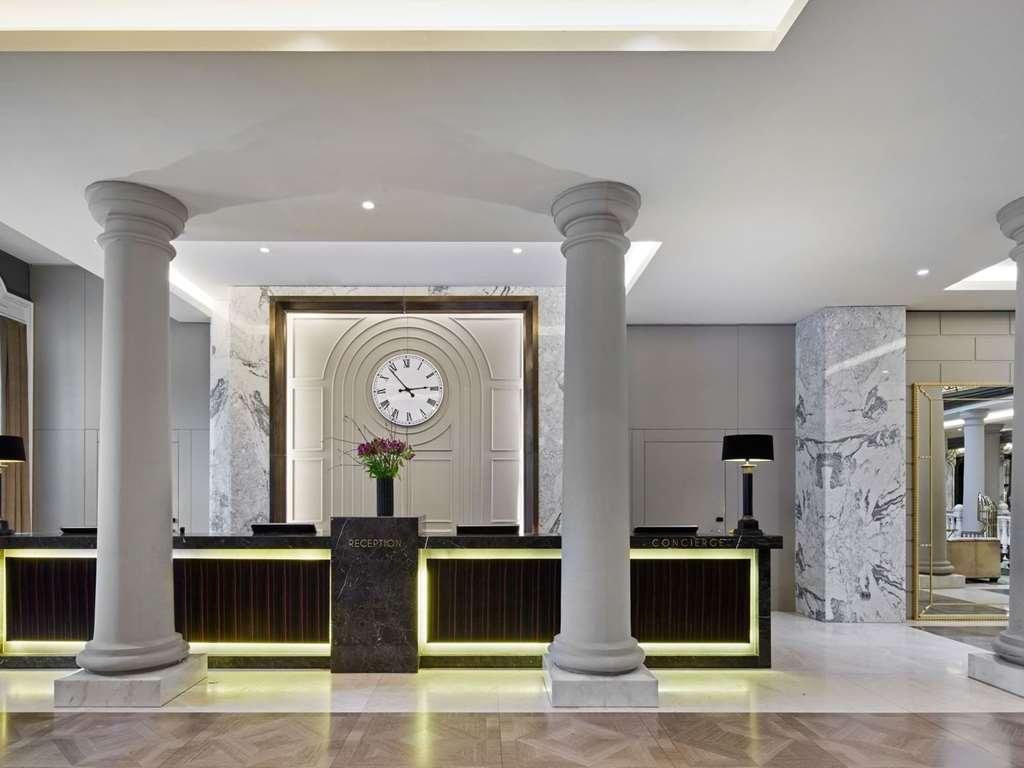 Titanic Gendarmenmarkt Berlin Intérieur photo The hotel's lobby
